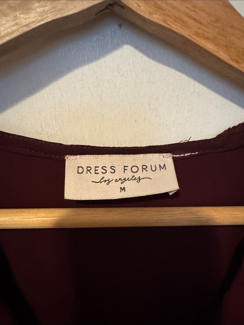 Dress Forum - Elegant Long Sleeve V-Neck Maxi Dress in Burgundy - Picture 6 of 8